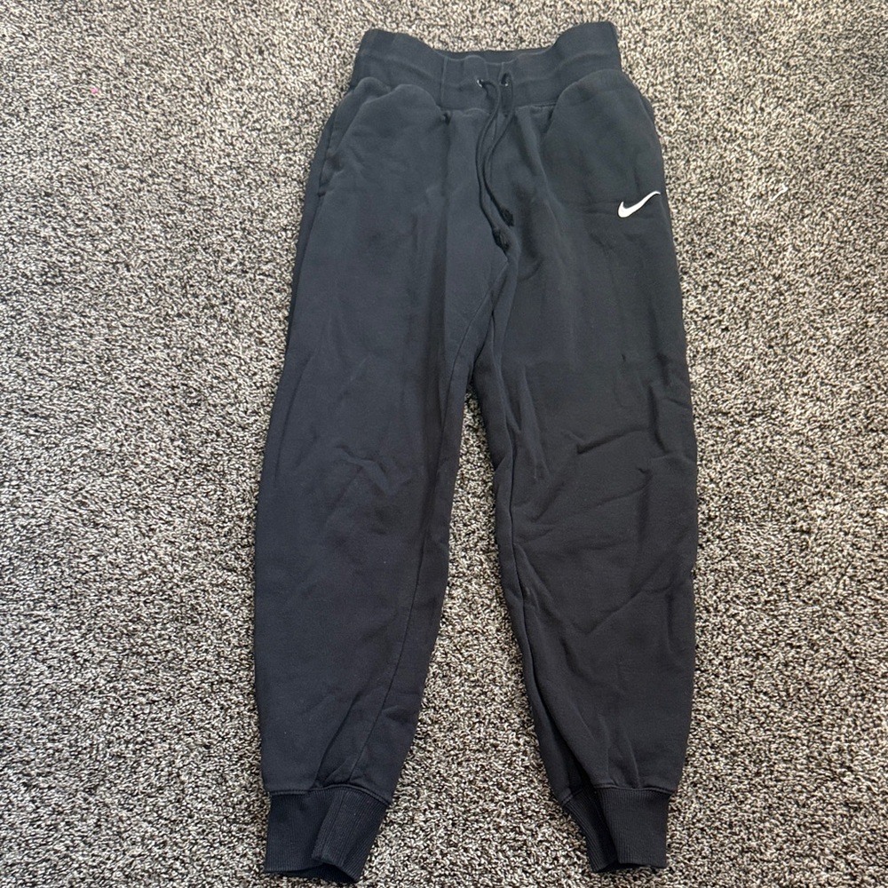 womens NIKE black sweatpants